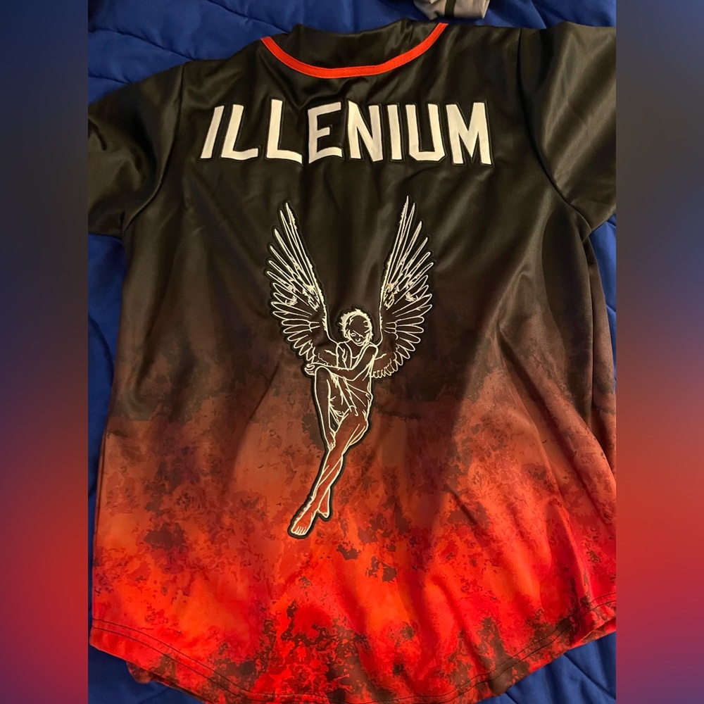 Women's Black and Red Graphic Jersey Top